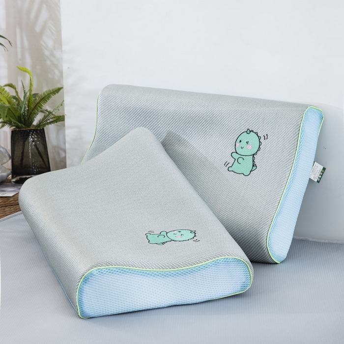 91家纺网 家纺一手货源 找家纺 大黄蜂家居家纺 2025新款艾草冰滕乳胶枕套含芯 小恐龙绿