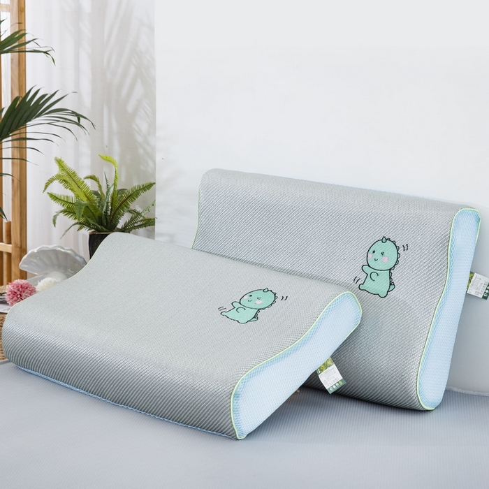 91家纺网 家纺一手货源 找家纺 大黄蜂家居家纺 2025新款艾草冰滕乳胶枕套含芯 小恐龙绿