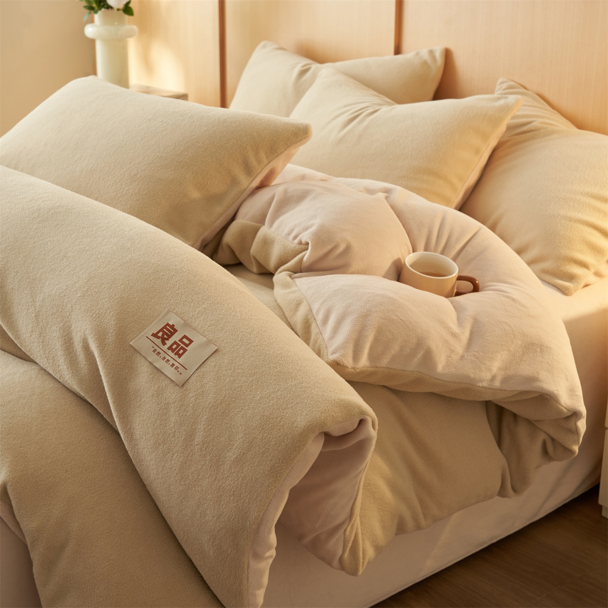 91家纺网 家纺一手货源 找家纺 金鹰 2025新款羊驼绒牛奶绒四件套保暖套件 羊驼绒-驼色