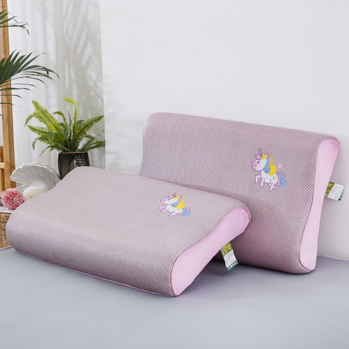 91家纺网 家纺一手货源 找家纺 大黄蜂家居家纺 2025新款艾草冰滕乳胶枕套含芯 小马粉