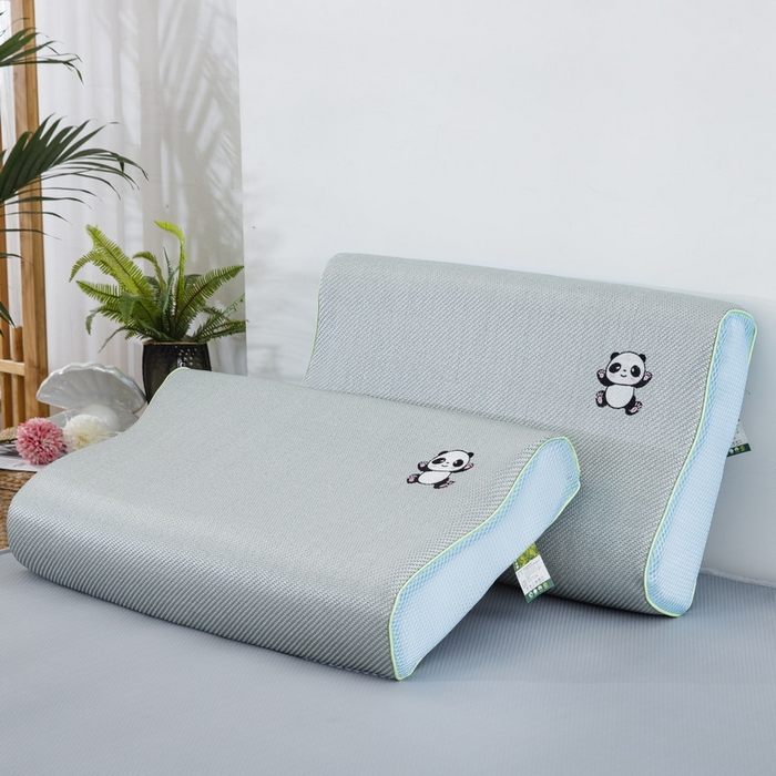 91家纺网 家纺一手货源 找家纺 大黄蜂家居家纺 2025新款艾草冰滕乳胶枕套含芯 小熊猫绿