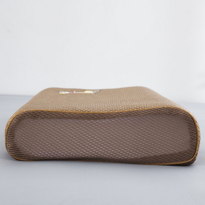 91家纺网 家纺一手货源 找家纺 大黄蜂家居家纺 2025新款艾草冰滕乳胶枕套含芯 长颈鹿黄