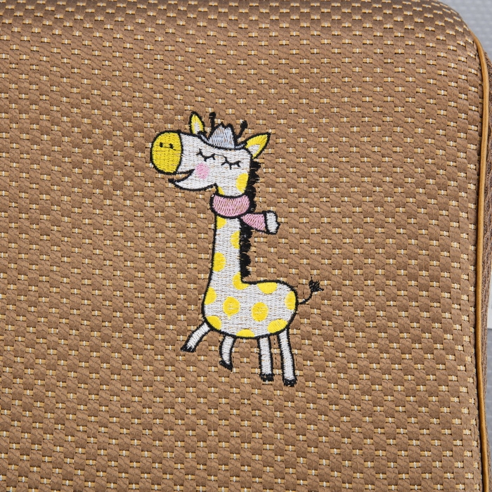 91家纺网 家纺一手货源 找家纺 大黄蜂家居家纺 2025新款艾草冰滕乳胶枕套含芯 长颈鹿黄