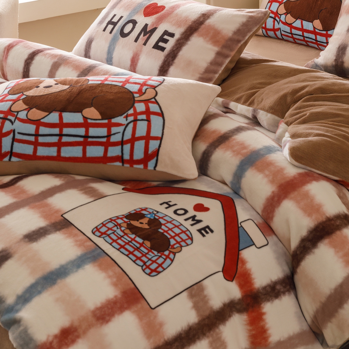 91家纺网 家纺一手货源 找家纺 RYB红黄兰 2025新款设计师原创牛奶绒大版数码印花四件套 毛茸茸