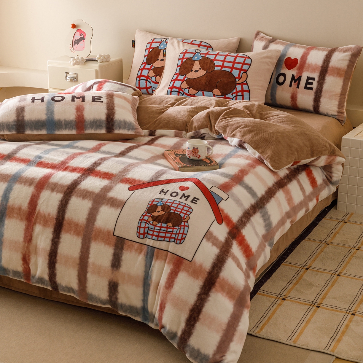 91家纺网 家纺一手货源 找家纺 RYB红黄兰 2025新款设计师原创牛奶绒大版数码印花四件套 毛茸茸