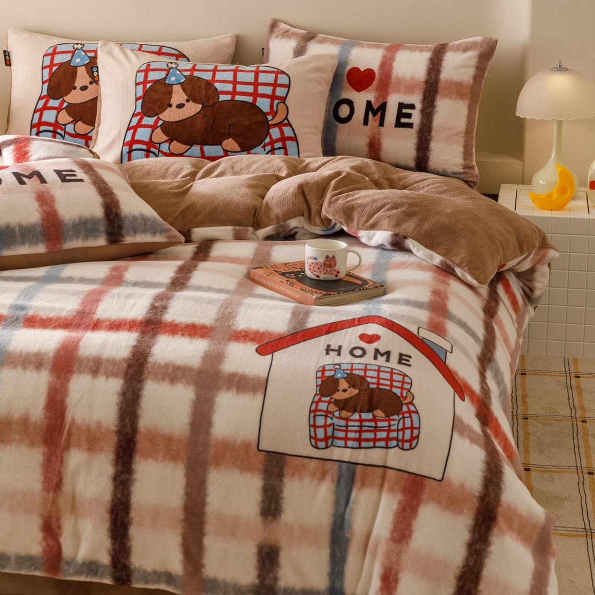 91家纺网 家纺一手货源 找家纺 RYB红黄兰 2025新款设计师原创牛奶绒大版数码印花四件套 毛茸茸