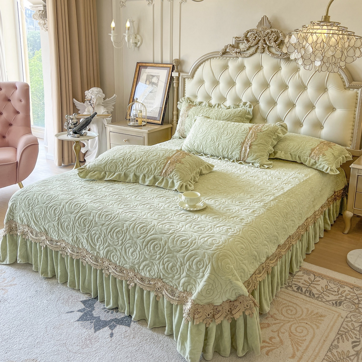 91家纺网 家纺一手货源 找家纺 恋尚 2025新款雕花牛奶绒罗曼蒂克系列床盖床裙三件套（控价145） 罗曼蒂克-香草绿