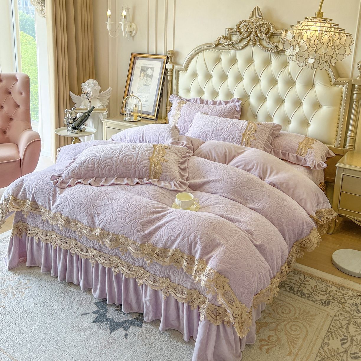 91家纺网 家纺一手货源 找家纺 恋尚 2025新款雕花牛奶绒罗曼蒂克系列床盖床裙三件套（控价145） 罗曼蒂克-香芋紫