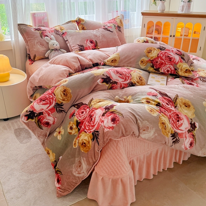 91家纺网 家纺一手货源 找家纺 （总）铠畅 2025新款牛奶绒碎花床单床盖四件套 花妖系列