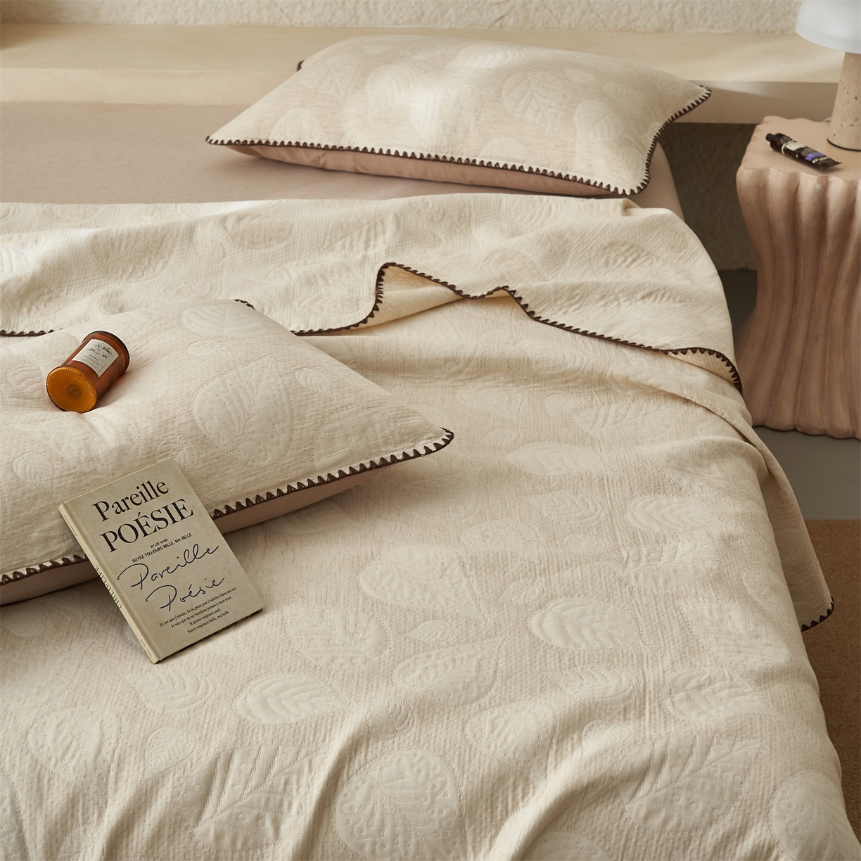 91家纺网 家纺一手货源 找家纺 金鹰 2025新款A类全棉棉麻毛多功能盖毯床盖床单 浪漫邂逅