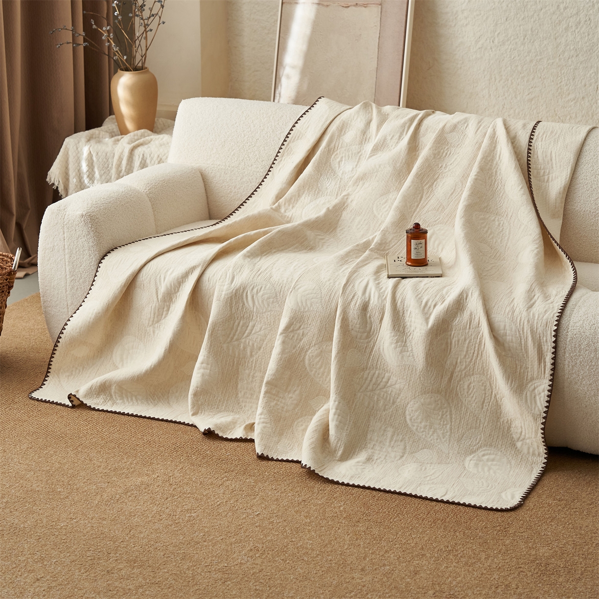 91家纺网 家纺一手货源 找家纺 金鹰 2025新款A类全棉棉麻毛多功能盖毯床盖床单 浪漫邂逅