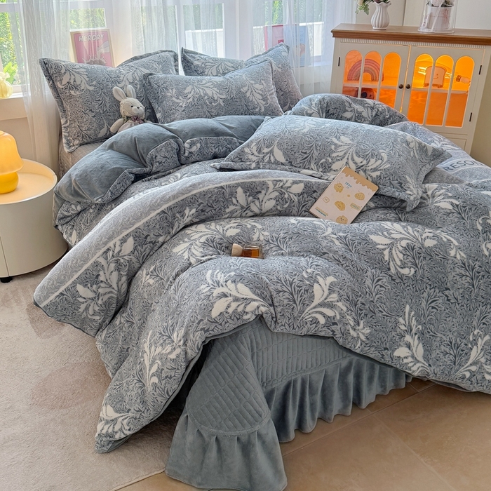 91家纺网 家纺一手货源 找家纺 （总）铠畅 2025新款牛奶绒碎花床单床盖四件套 花妖系列