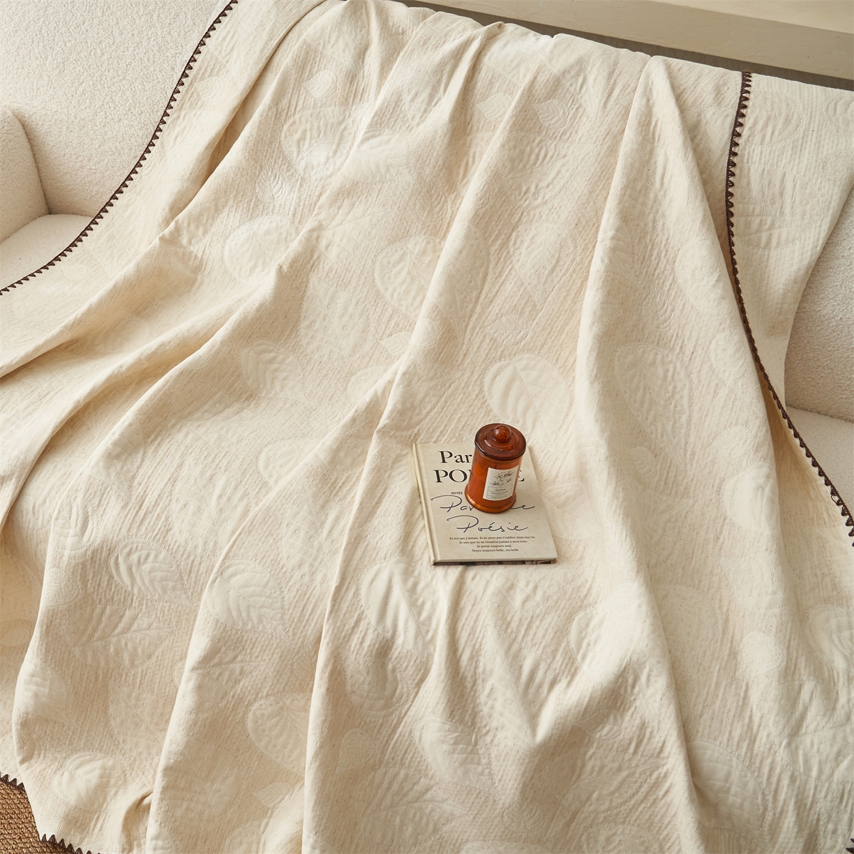 91家纺网 家纺一手货源 找家纺 金鹰 2025新款A类全棉棉麻毛多功能盖毯床盖床单 浪漫邂逅