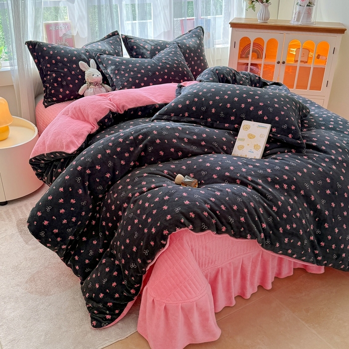 91家纺网 家纺一手货源 找家纺 （总）铠畅 2025新款牛奶绒碎花床单床盖四件套 花妖系列