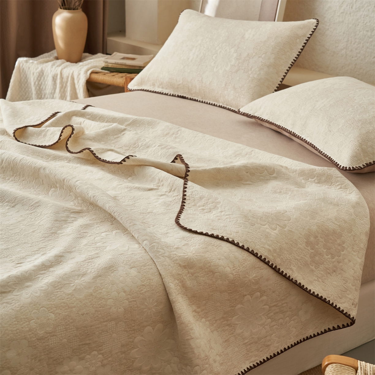 91家纺网 家纺一手货源 找家纺 金鹰 2025新款A类全棉棉麻毛多功能盖毯床盖床单 温婉花语