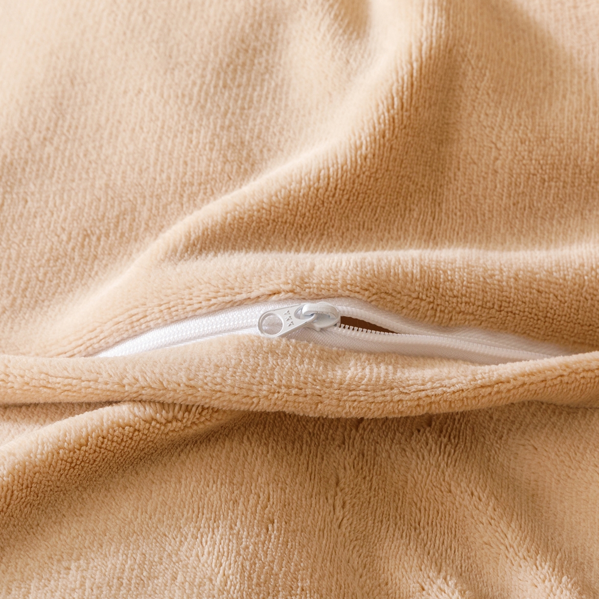 91家纺网 家纺一手货源 找家纺 RYB红黄兰 2025新款设计师原创牛奶绒大版数码印花四件套 圣诞小马