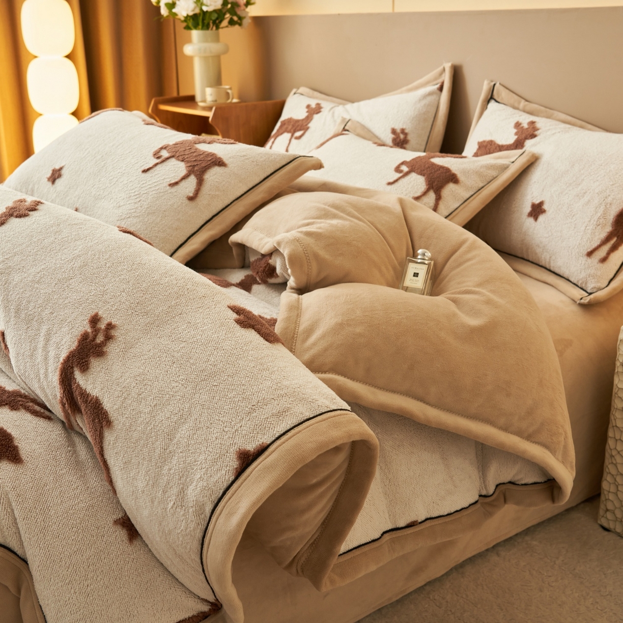 91家纺网 家纺一手货源 找家纺 金鹰 2025新款提花绒牛奶绒四件套 圣诞小鹿