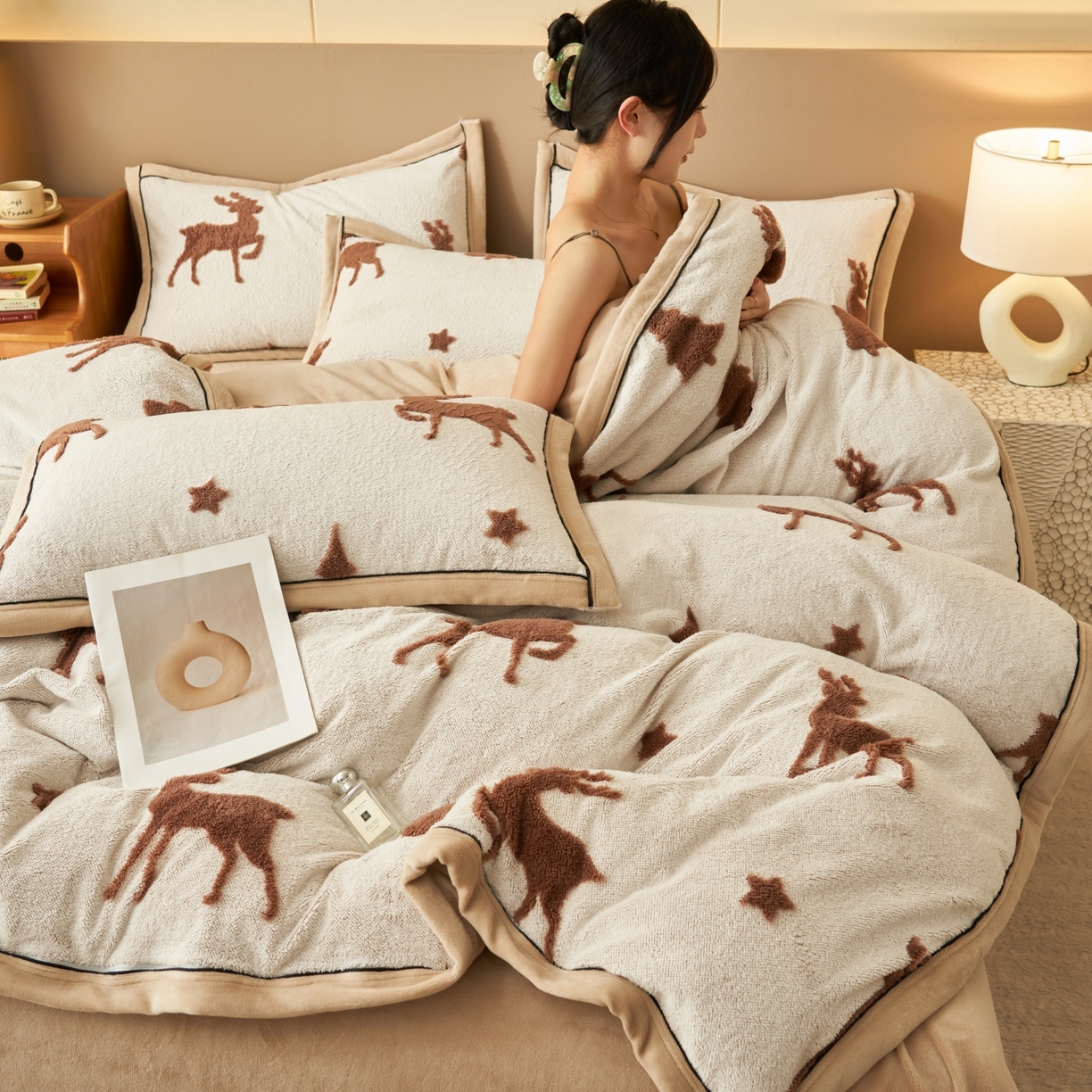 91家纺网 家纺一手货源 找家纺 金鹰 2025新款提花绒牛奶绒四件套 圣诞小鹿