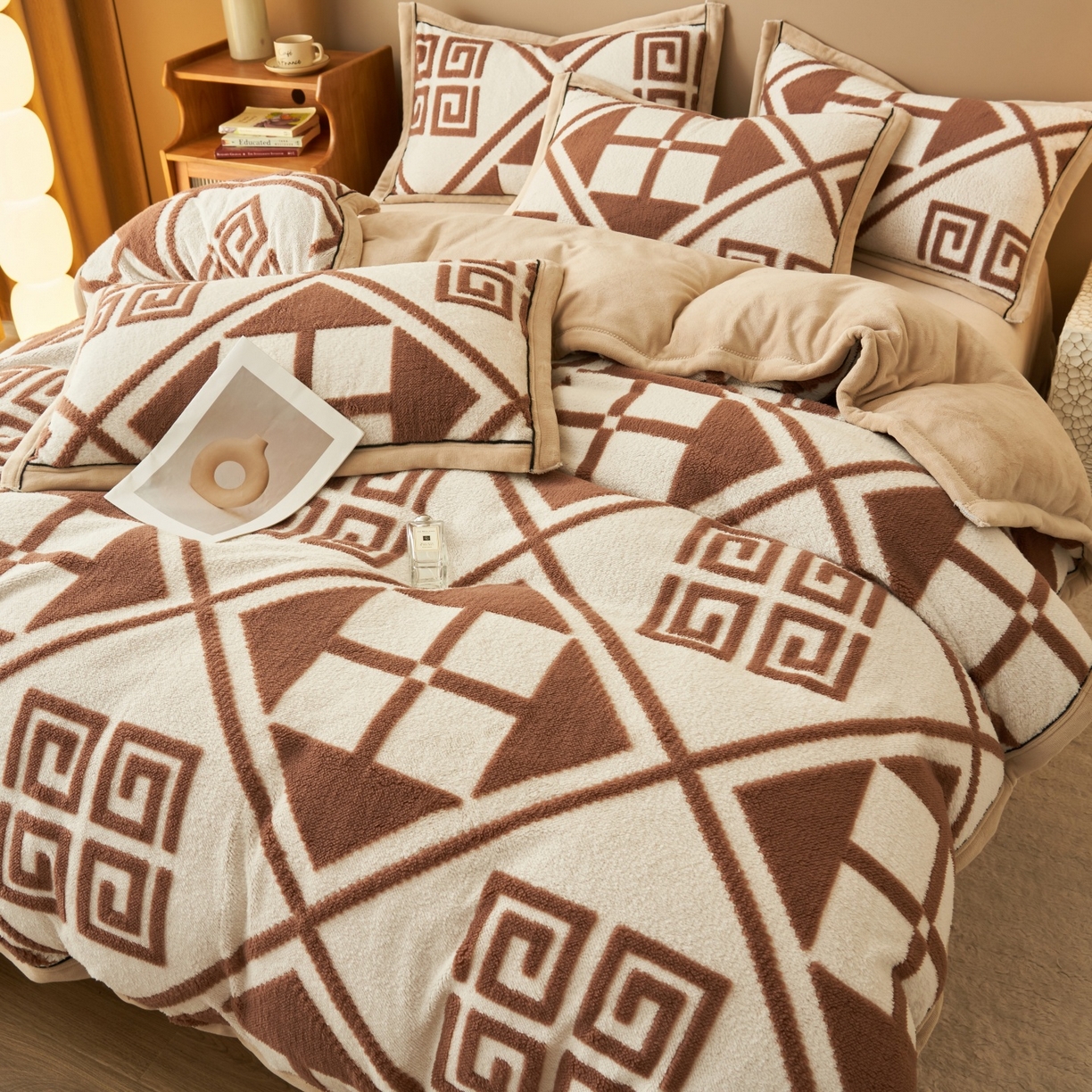 91家纺网 家纺一手货源 找家纺 金鹰 2025新款提花绒牛奶绒四件套 苏迪娜