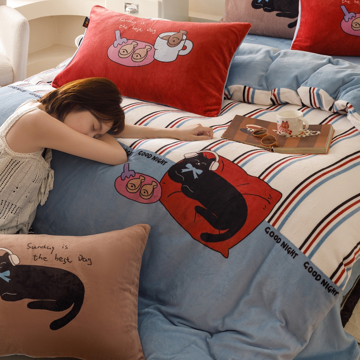 91家纺网 家纺一手货源 找家纺 RYB红黄兰 2025新款设计师原创牛奶绒大版数码印花四件套 小宅喵