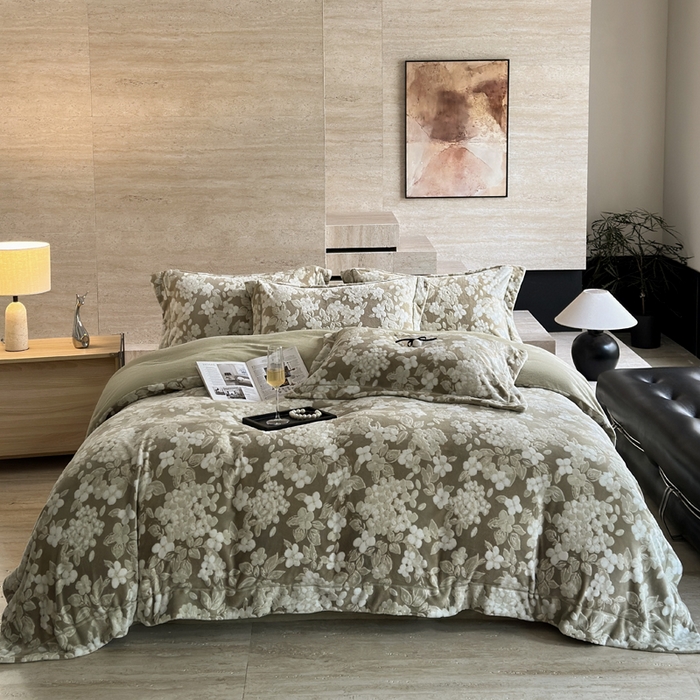 91家纺网 家纺一手货源 找家纺 （总）7V 2025新款A类5D雕花绒四件套高克重立体浮雕牛奶绒大宽边一字绣全工艺四件套