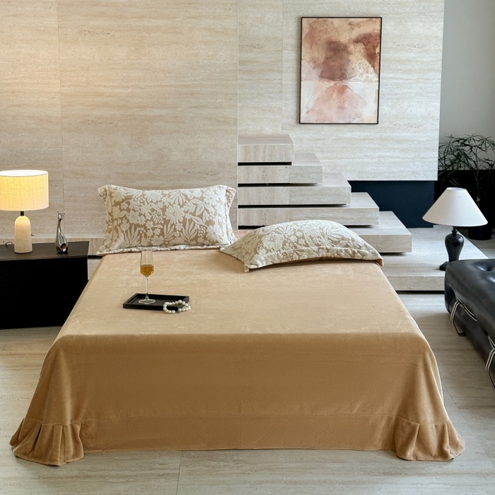 91家纺网 家纺一手货源 找家纺 7V 2025新款A类5D雕花绒四件套高克重立体浮雕牛奶绒大宽边一字绣全工艺四件套 寻梦