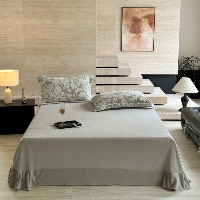 91家纺网 家纺一手货源 找家纺 7V 2025新款A类5D雕花绒四件套高克重立体浮雕牛奶绒大宽边一字绣全工艺四件套 爱意浓