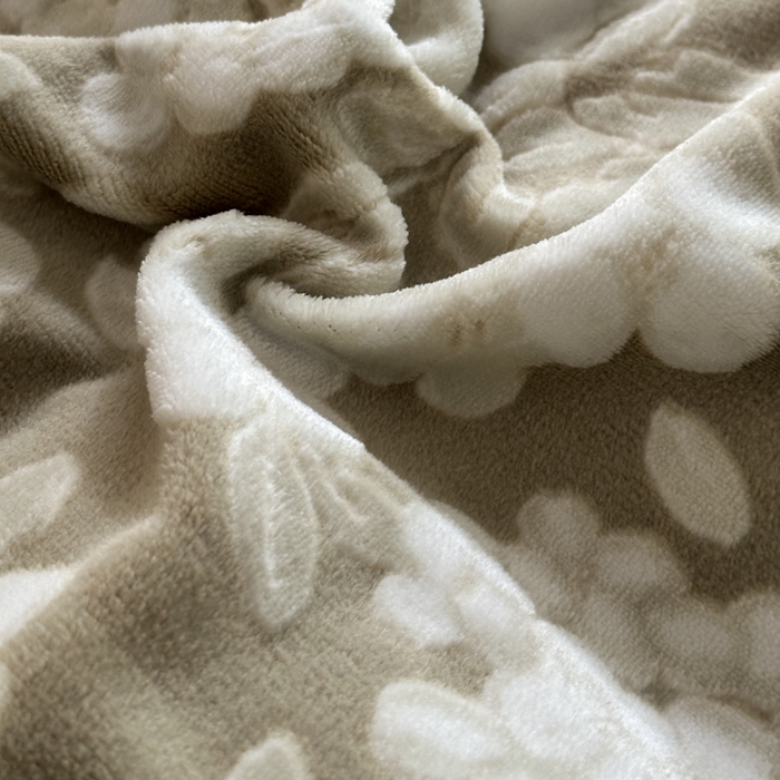 91家纺网 家纺一手货源 找家纺 7V 2025新款A类5D雕花绒四件套高克重立体浮雕牛奶绒大宽边一字绣全工艺四件套 蔷薇之恋