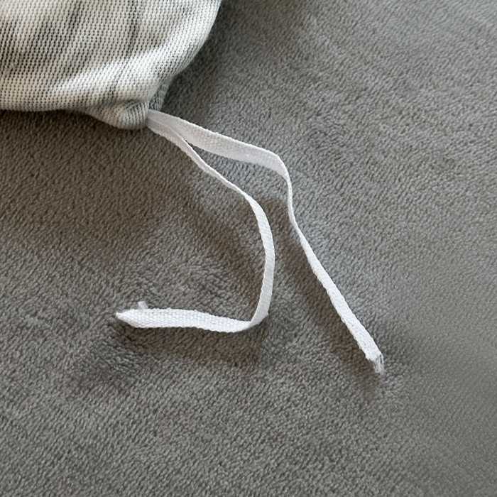 91家纺网 家纺一手货源 找家纺 7V 2025新款A类5D雕花绒四件套高克重立体浮雕牛奶绒大宽边一字绣全工艺四件套 卷草