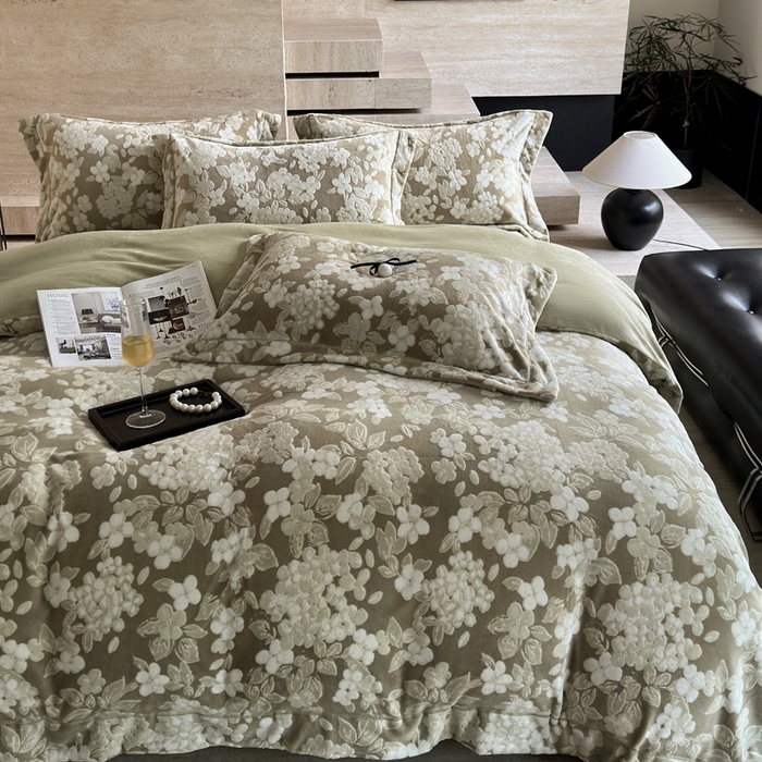 91家纺网 家纺一手货源 找家纺 7V 2025新款A类5D雕花绒四件套高克重立体浮雕牛奶绒大宽边一字绣全工艺四件套 蔷薇之恋