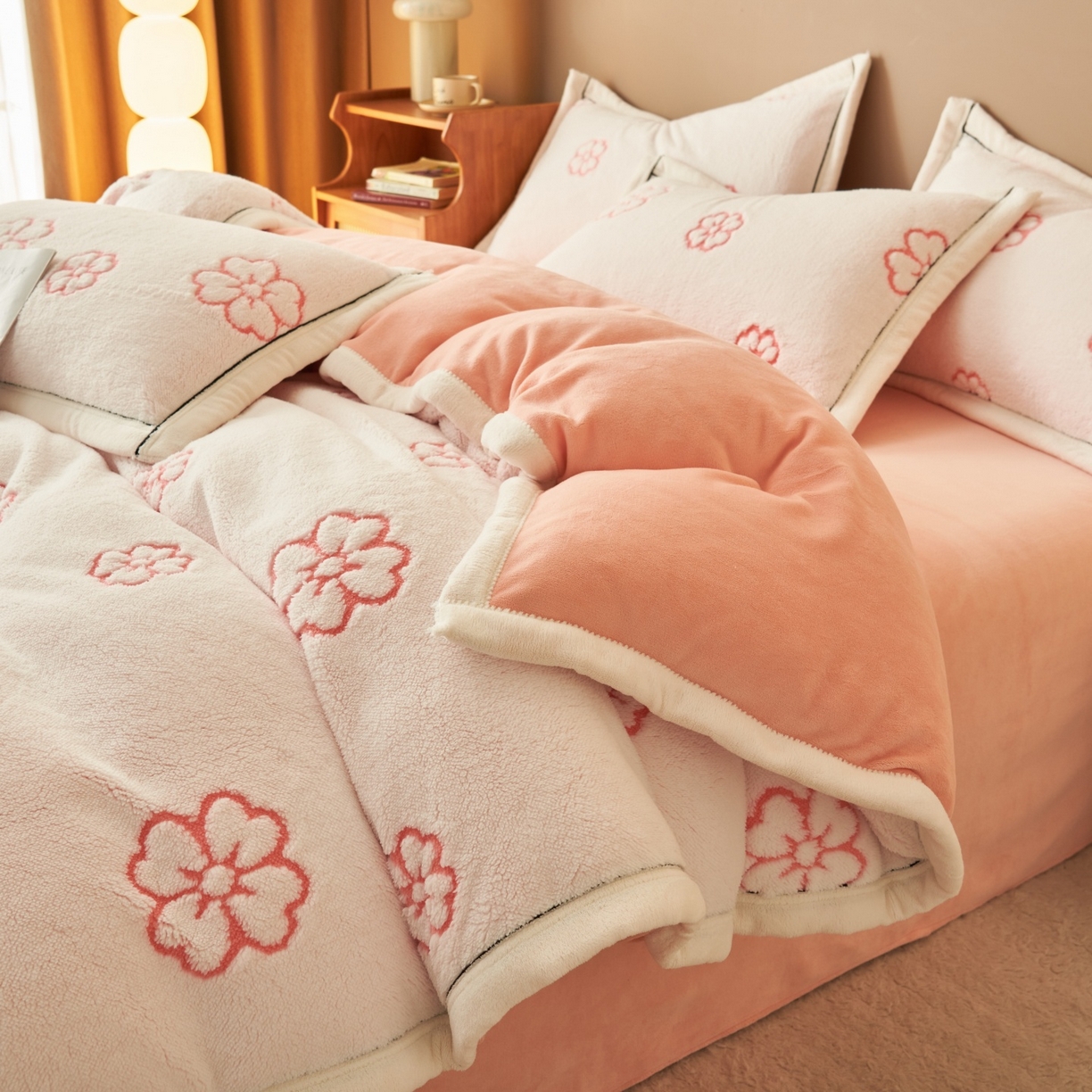 91家纺网 家纺一手货源 找家纺 金鹰 2025新款提花绒牛奶绒四件套 心花怒放