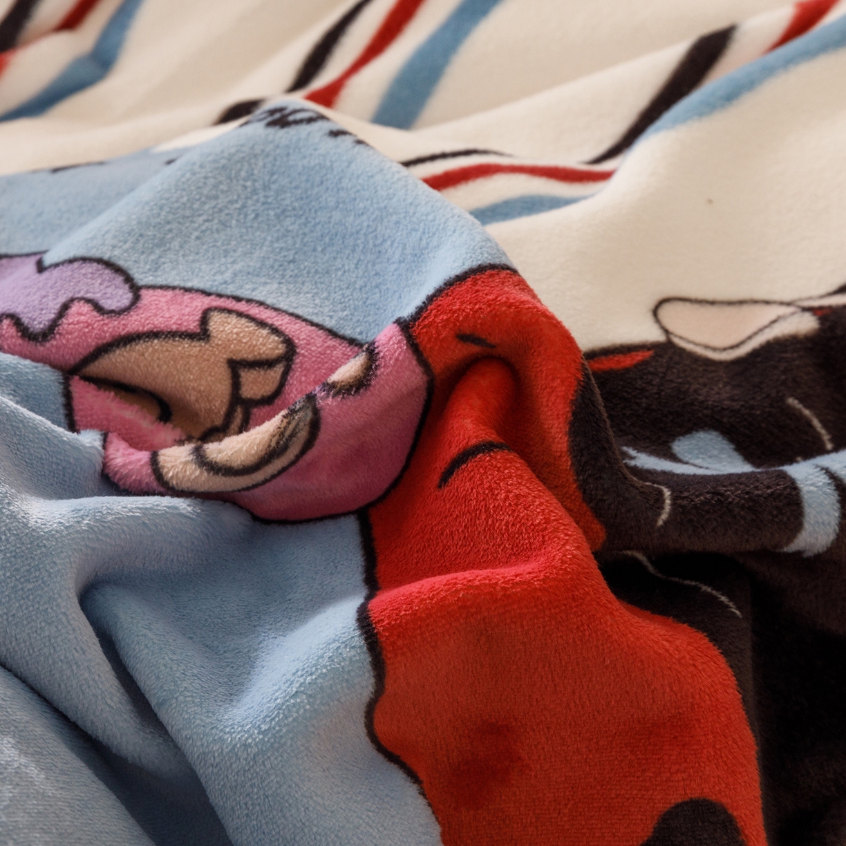 91家纺网 家纺一手货源 找家纺 RYB红黄兰 2025新款设计师原创牛奶绒大版数码印花四件套 小宅喵