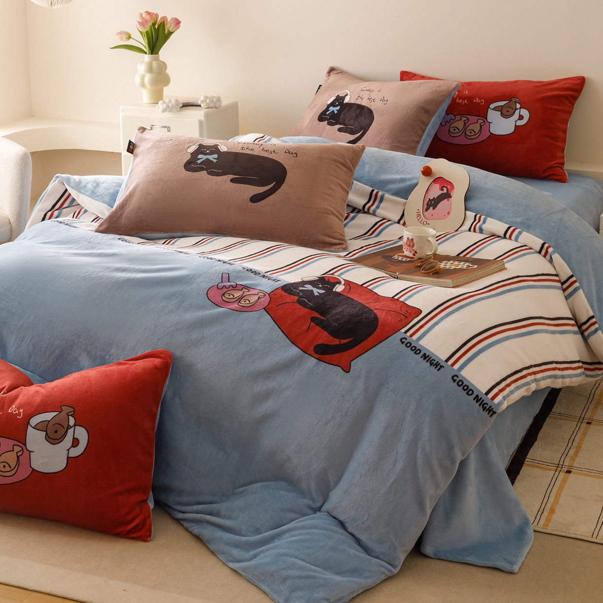 91家纺网 家纺一手货源 找家纺 RYB红黄兰 2025新款设计师原创牛奶绒大版数码印花四件套 小宅喵