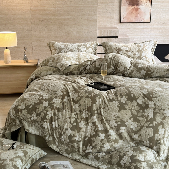 91家纺网 家纺一手货源 找家纺 7V 2025新款A类5D雕花绒四件套高克重立体浮雕牛奶绒大宽边一字绣全工艺四件套 蔷薇之恋