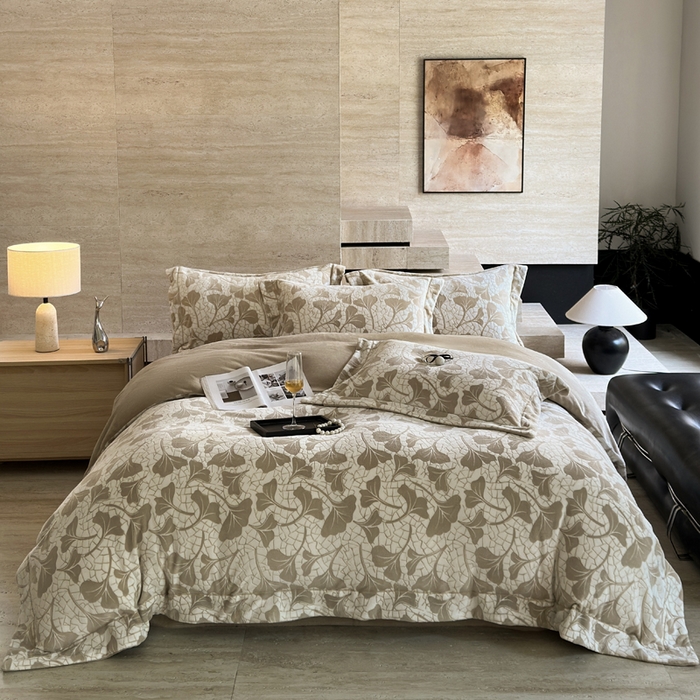 7V 2025新款A类5D雕花绒四件套高克重立体浮雕牛奶绒大宽边一字绣全工艺四件套 银杏物语