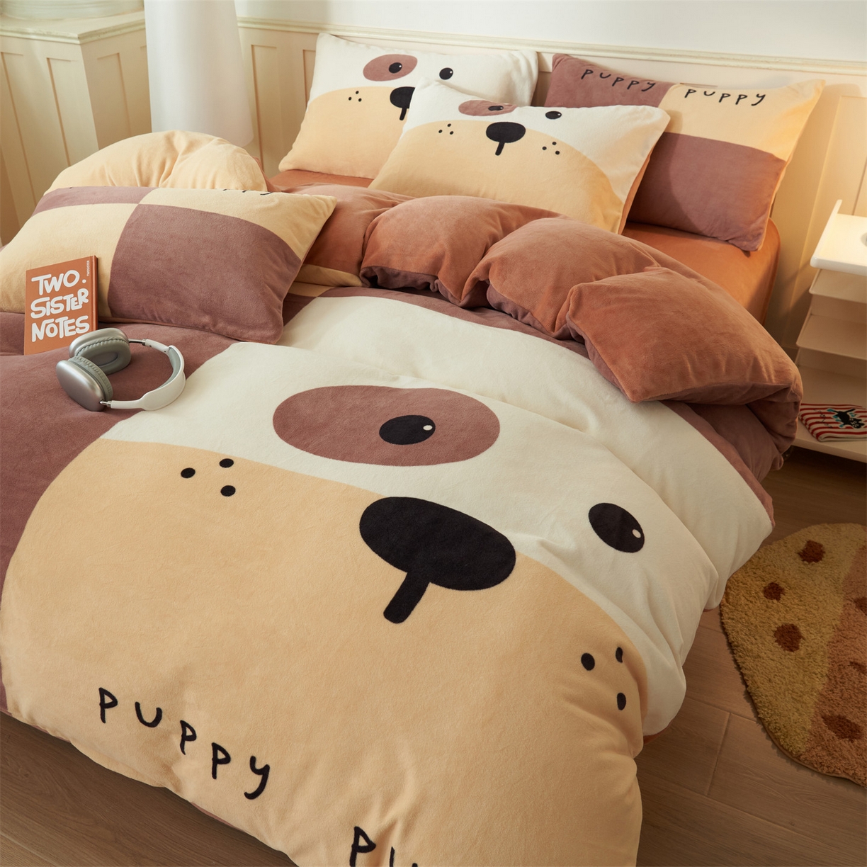 91家纺网 家纺一手货源 找家纺 金鹰 2025新款数码印花卡通牛奶绒四件套 皮皮狗