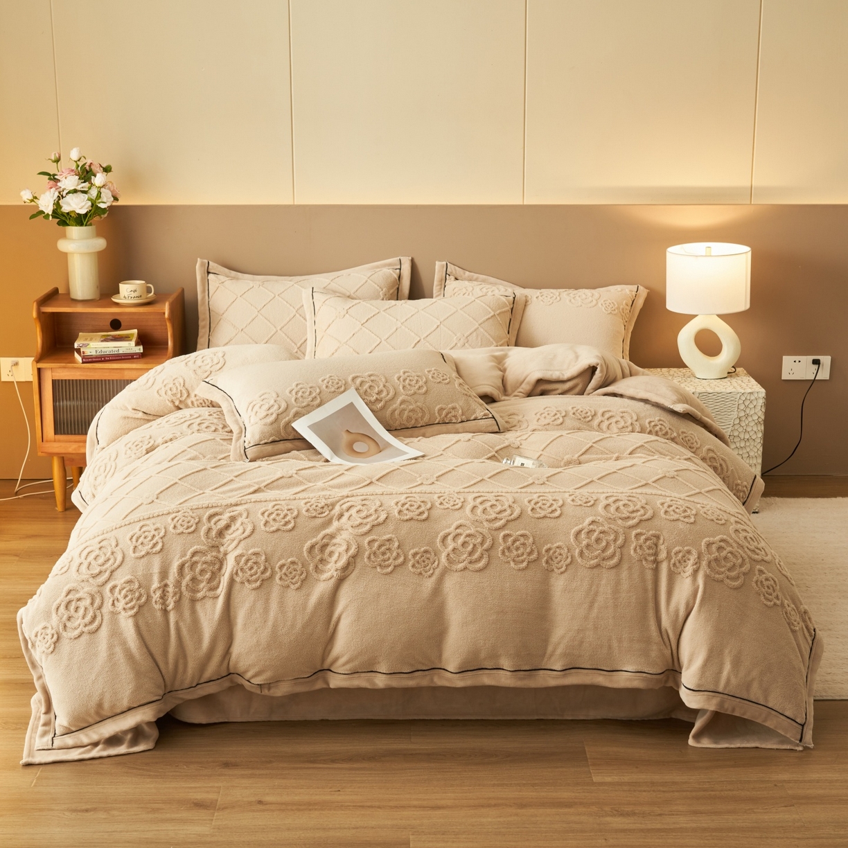 91家纺网 家纺一手货源 找家纺 金鹰 2025新款提花绒牛奶绒四件套 香奈花园-驼