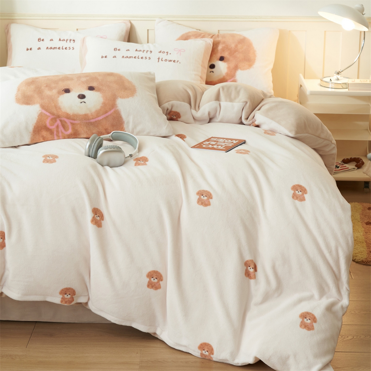 91家纺网 家纺一手货源 找家纺 金鹰 2025新款数码印花卡通牛奶绒四件套 汪星人