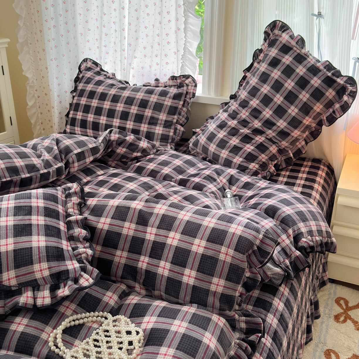 91家纺网 家纺一手货源 找家纺 德比尔斯  2025新款高克重AA版韩版牛奶绒床盖四件套 布朗尼