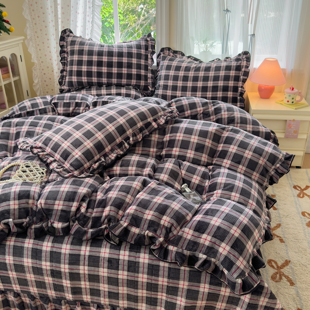 91家纺网 家纺一手货源 找家纺 德比尔斯  2025新款高克重AA版韩版牛奶绒床盖四件套 布朗尼