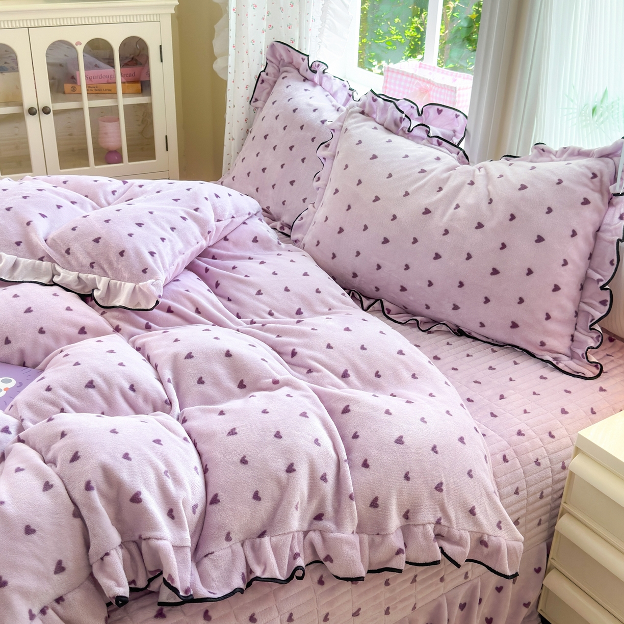 91家纺网 家纺一手货源 找家纺 （总）德比尔斯  2025新款高克重AA版韩版牛奶绒床盖四件套