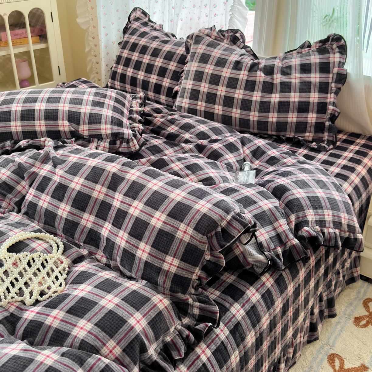 91家纺网 家纺一手货源 找家纺 德比尔斯  2025新款高克重AA版韩版牛奶绒床盖四件套 布朗尼