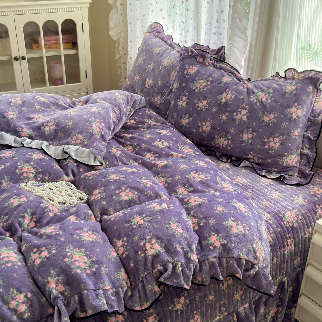 91家纺网 家纺一手货源 找家纺 德比尔斯  2025新款高克重AA版韩版牛奶绒床盖四件套 豆蔻-紫