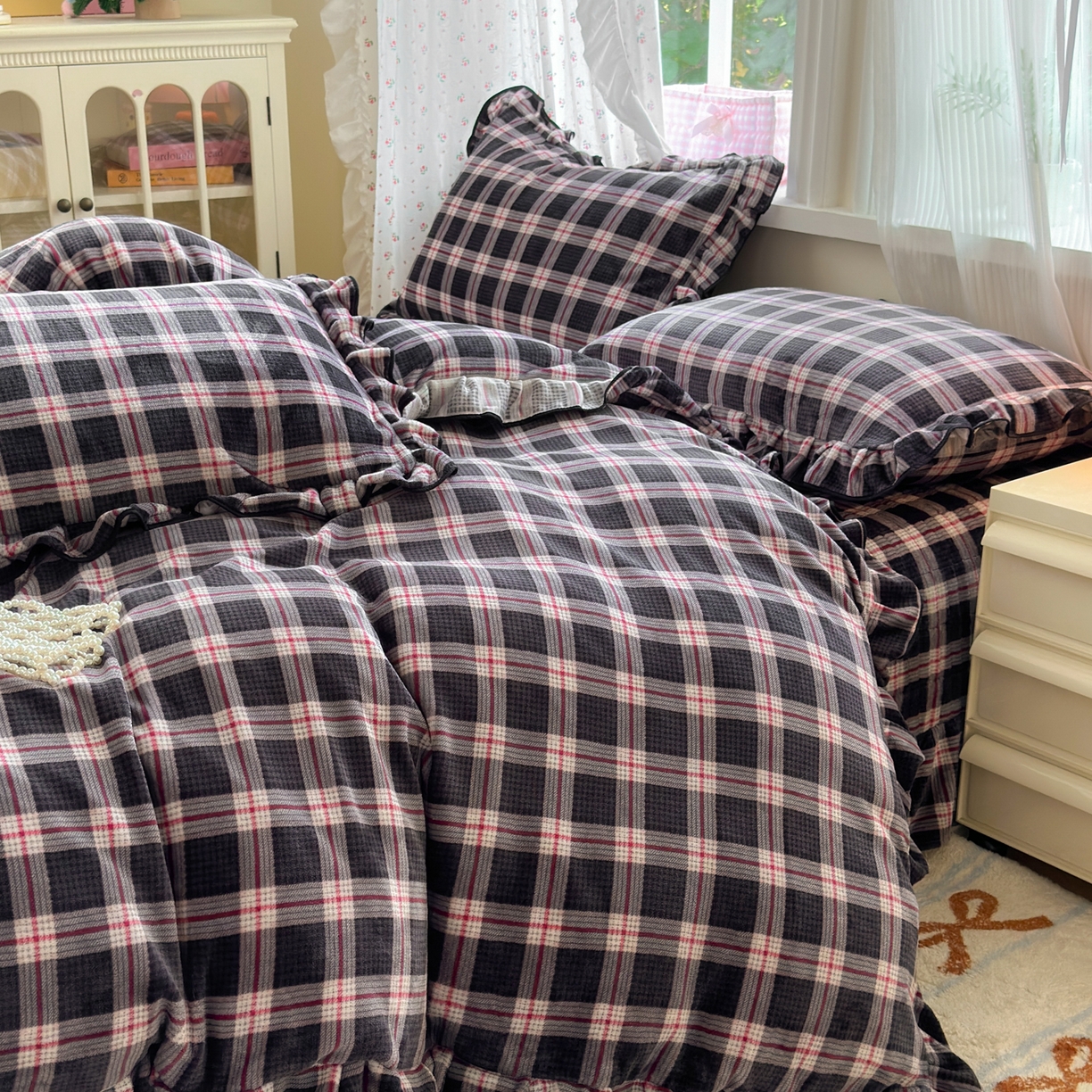 91家纺网 家纺一手货源 找家纺 德比尔斯  2025新款高克重AA版韩版牛奶绒床盖四件套 布朗尼