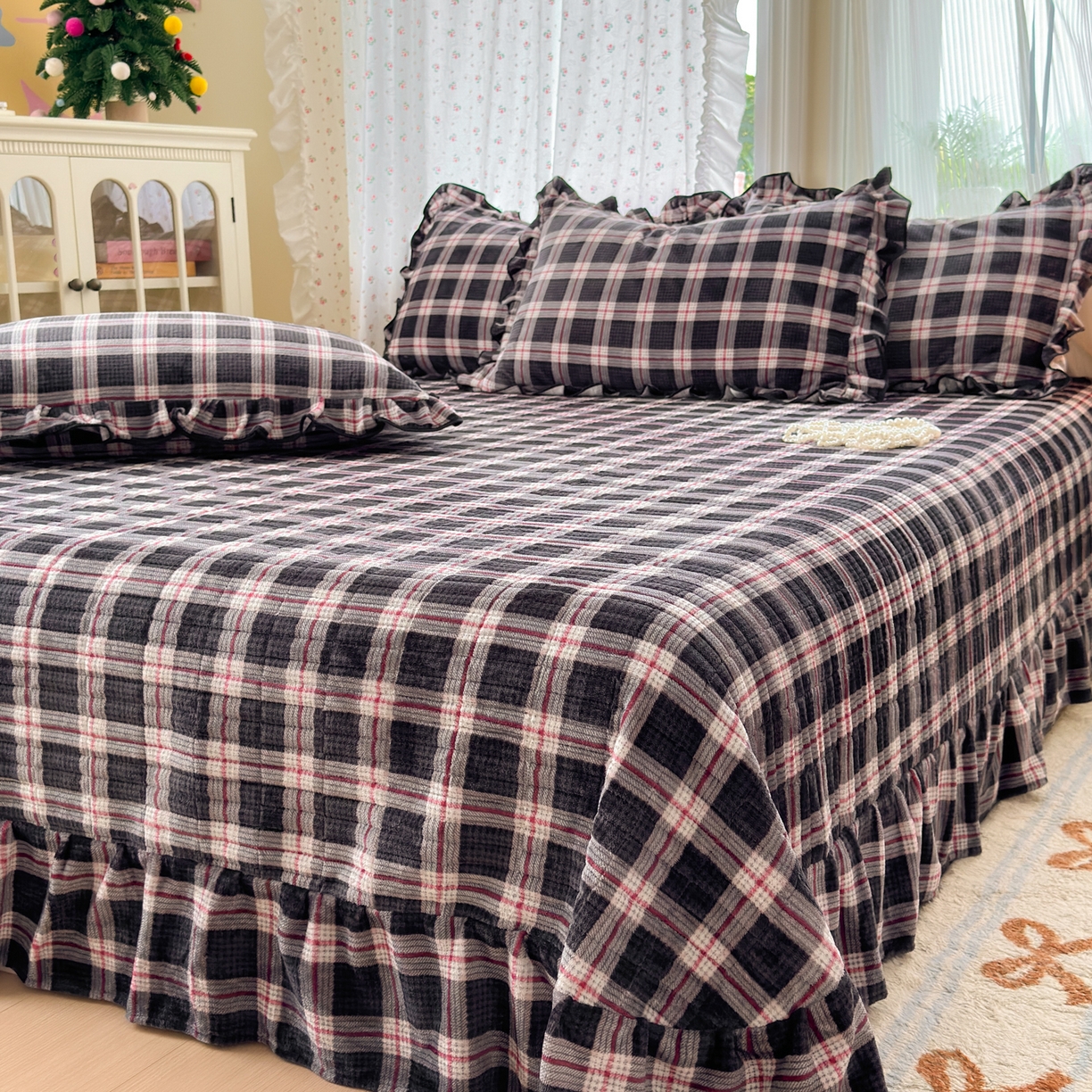 91家纺网 家纺一手货源 找家纺 德比尔斯  2025新款高克重AA版韩版牛奶绒床盖四件套 布朗尼