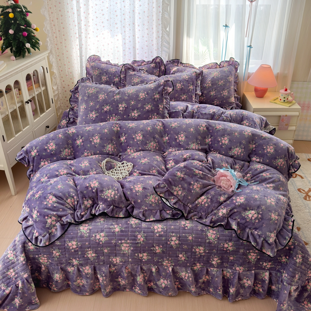 91家纺网 家纺一手货源 找家纺 德比尔斯  2025新款高克重AA版韩版牛奶绒床盖四件套 豆蔻-紫