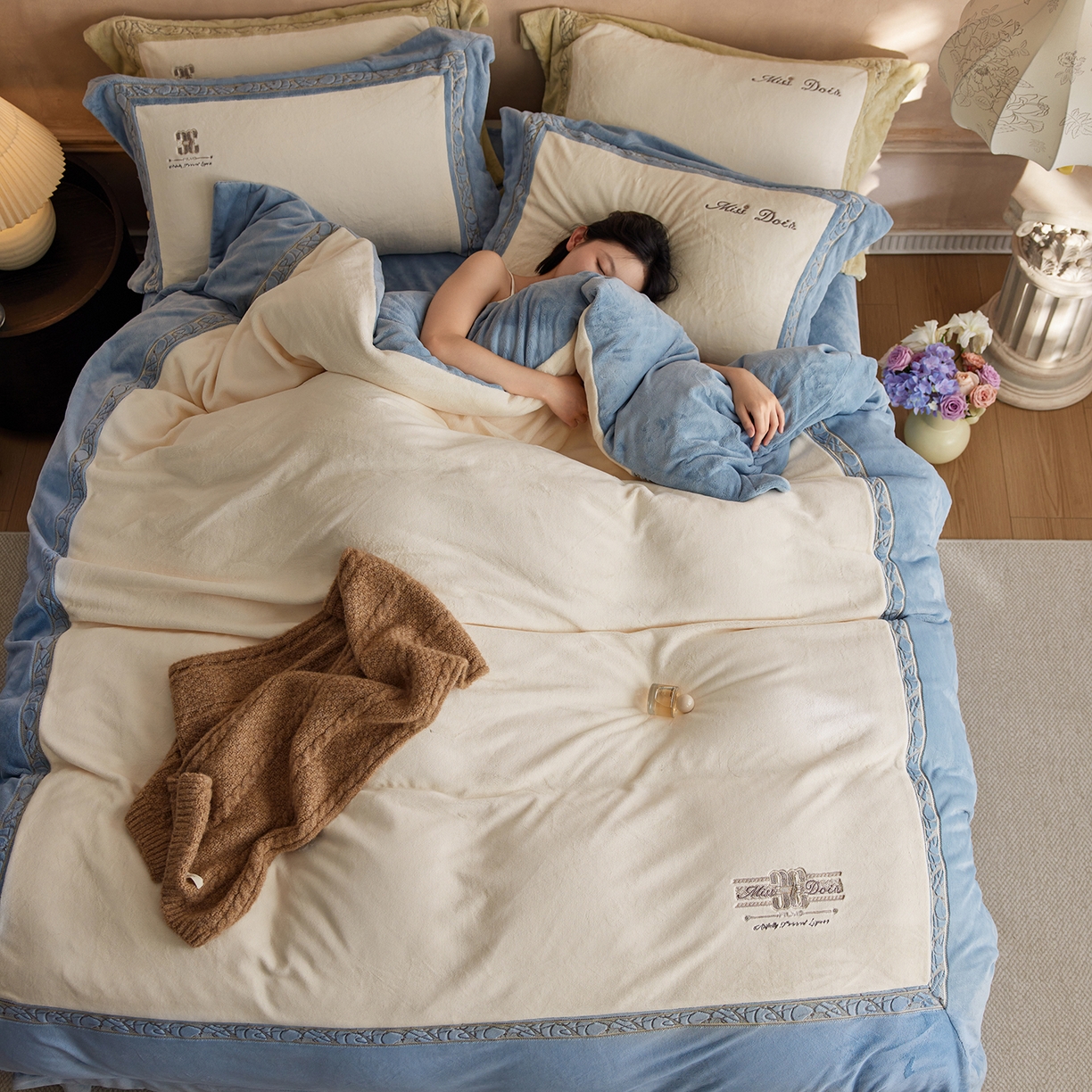 91家纺网 家纺一手货源 找家纺 （总）瑞雪家居 2025新款270g全消光牛奶绒四件套-英兰小镇系列