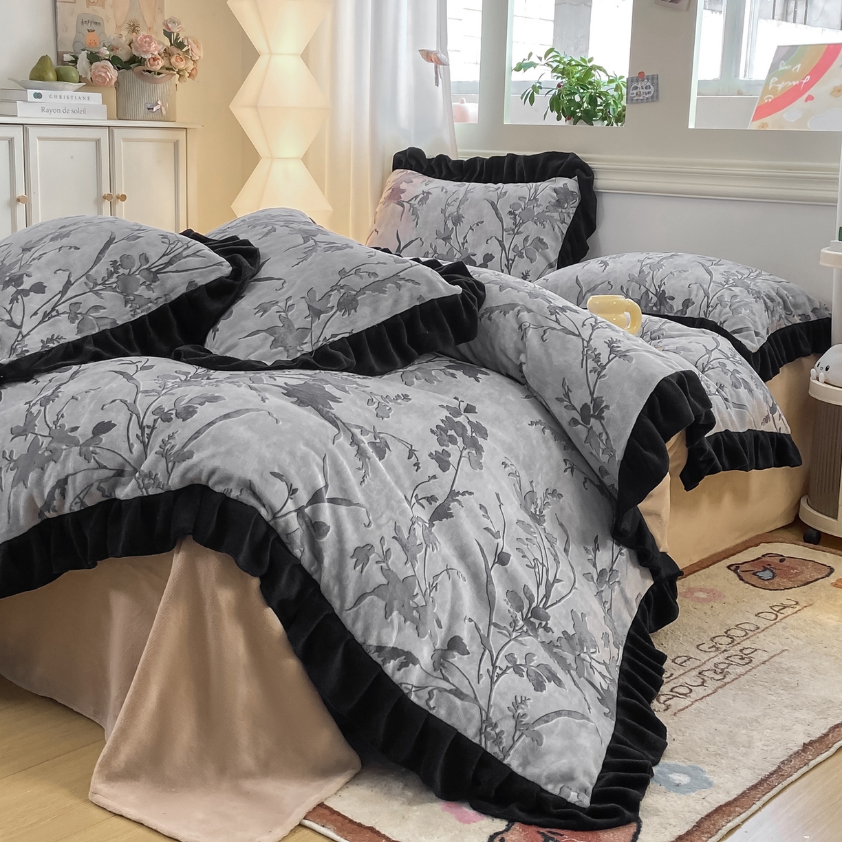 富之航家纺 2025新款小香风赫本风ins风大牌韩版大花边轻奢牛奶绒四件套 眠语