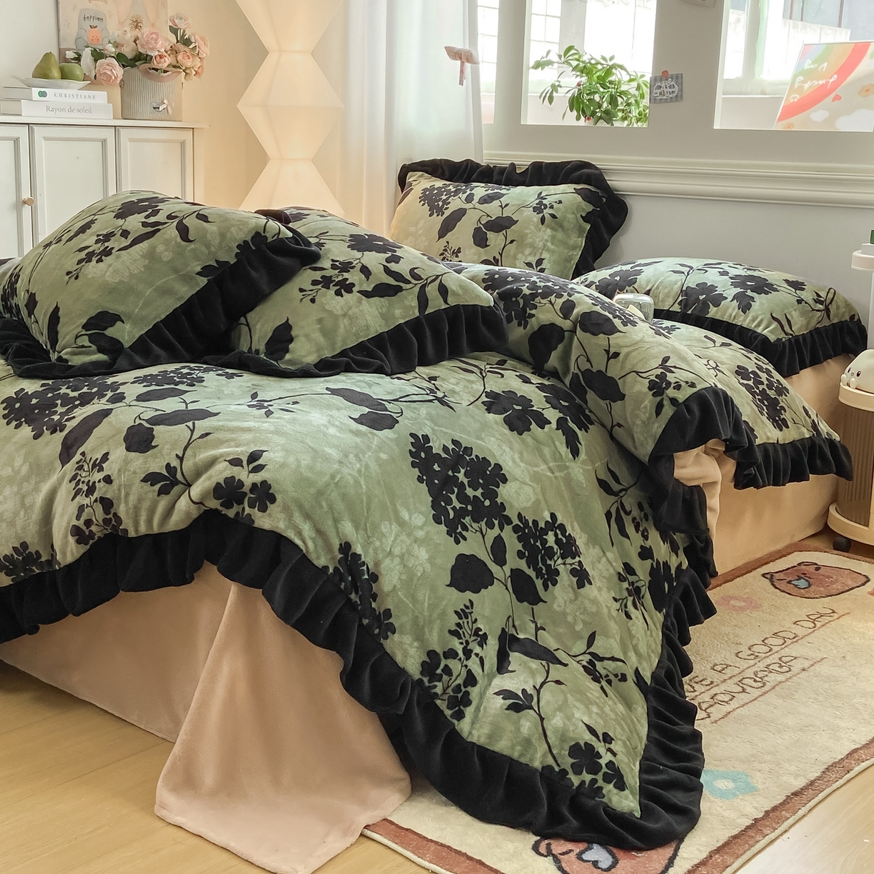 富之航家纺 2025新款小香风赫本风ins风大牌韩版大花边轻奢牛奶绒四件套 游园-绿