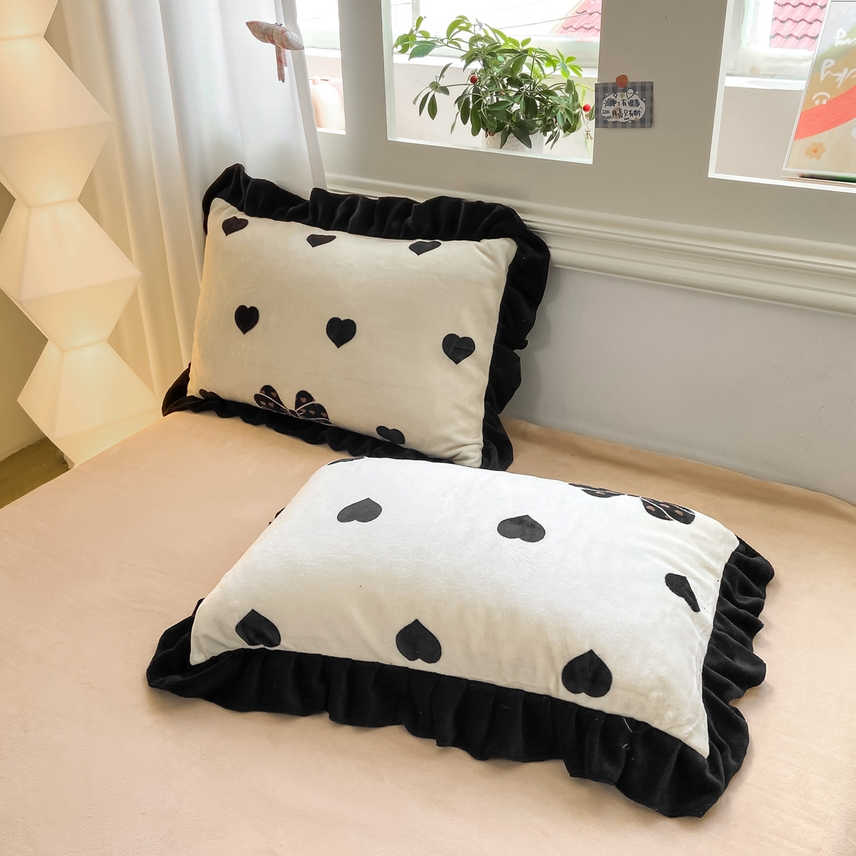 91家纺网 家纺一手货源 找家纺 富之航家纺 2025新款小香风赫本风ins风大牌韩版大花边轻奢牛奶绒四件套 黑糖